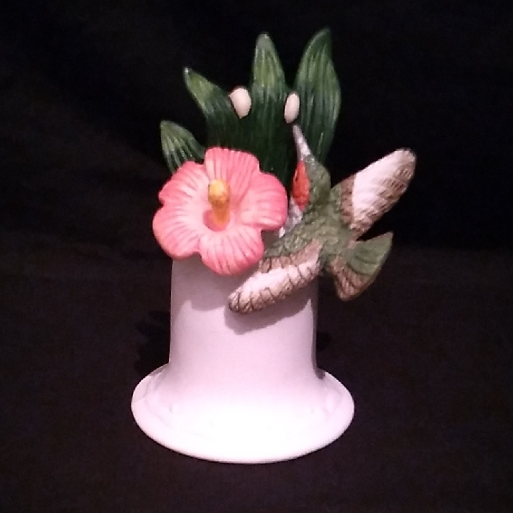 Vintage Hummingbird Porcelain/Ceramic Bell (S1)